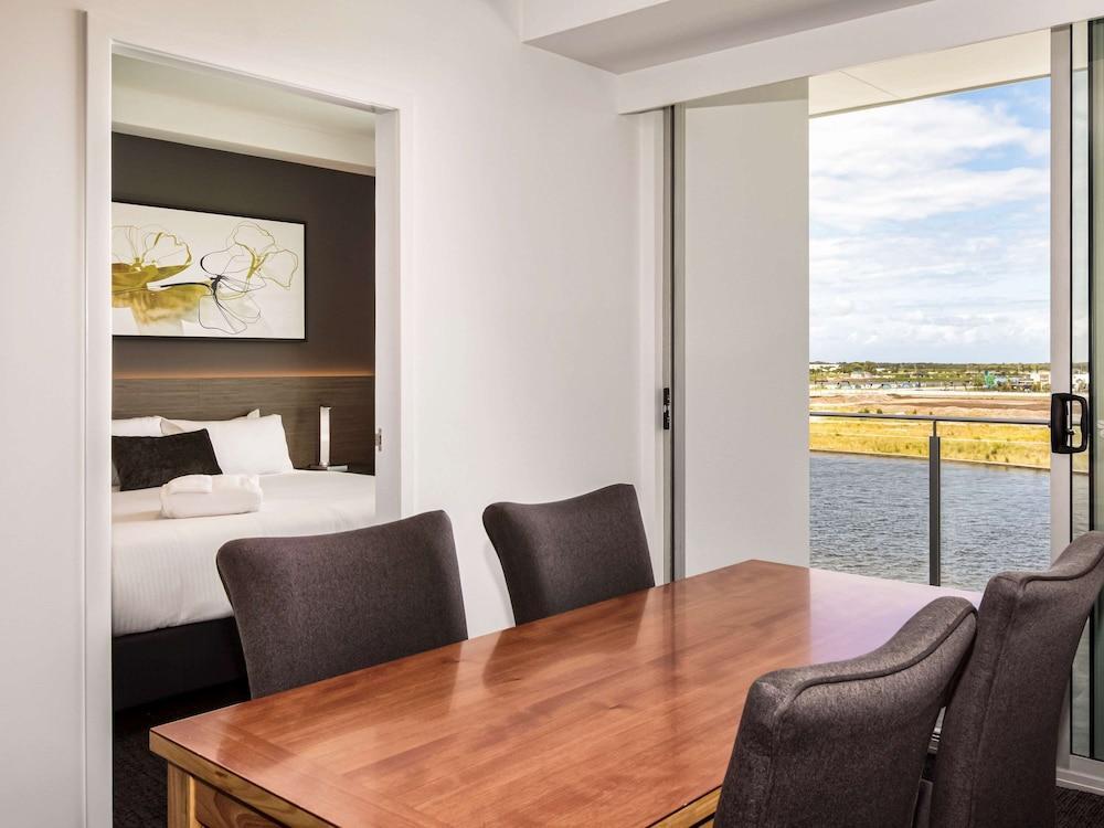 Mercure Sunshine Coast Kawana Waters Exterior foto